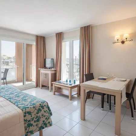 Cap Hermes 2p3/4p Std Fréjus